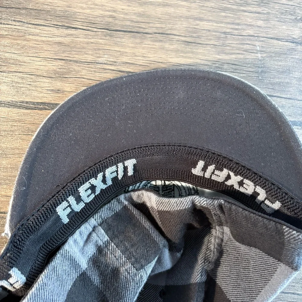 Element Skateboard Hat Men's Flexfit Plaid Gray Black Skateboard Cap OSFA Crowns